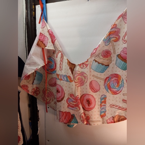 Handmade Fabric Pattern Sweets Christmas Holidays White 14 1/2 x 9 Tree Skirt - Picture 7 of 8